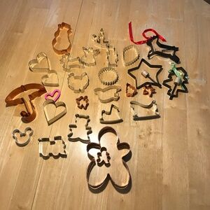 27 Assorted cookie cutters